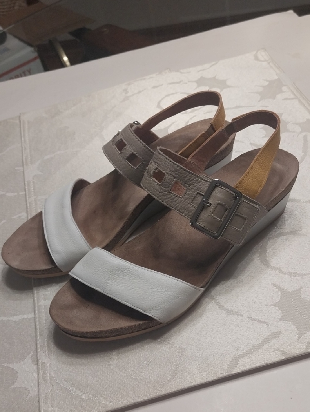 Naot Dynasty Wedge Sandal Sz 10M Wh/ Beige/Gold Hook & Loop Comfort Cork Footbed